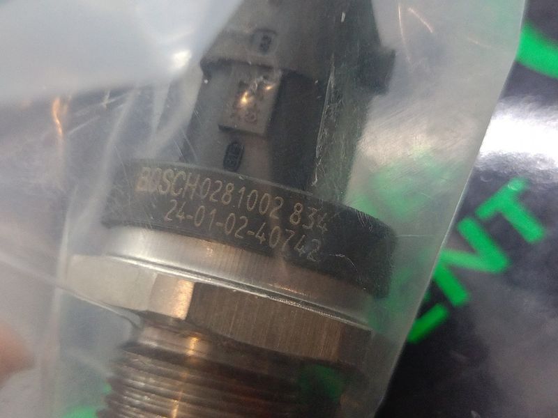 Датчик давления топлива 0281002834 (0281002907) СR Chevrolet, VW, Volvo, Nissan, Opel, Renault 281002834 фото