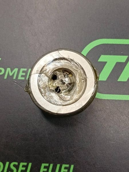 Клапан нагнетательный 2418552105 WEIFU Renault DAF MAN 2418552105 Weifu фото