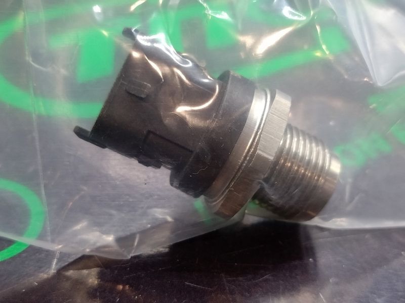 Датчик тиску палива 0281006150 (0281006327) СR Dodge Ram Cummins ISBe ЄВРО-4 0281006150 Bosch фото
